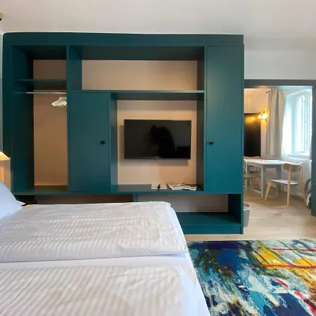 Steiner - In - Out Zell am See