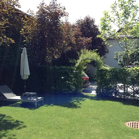 Steiner - In - Out Apartament *